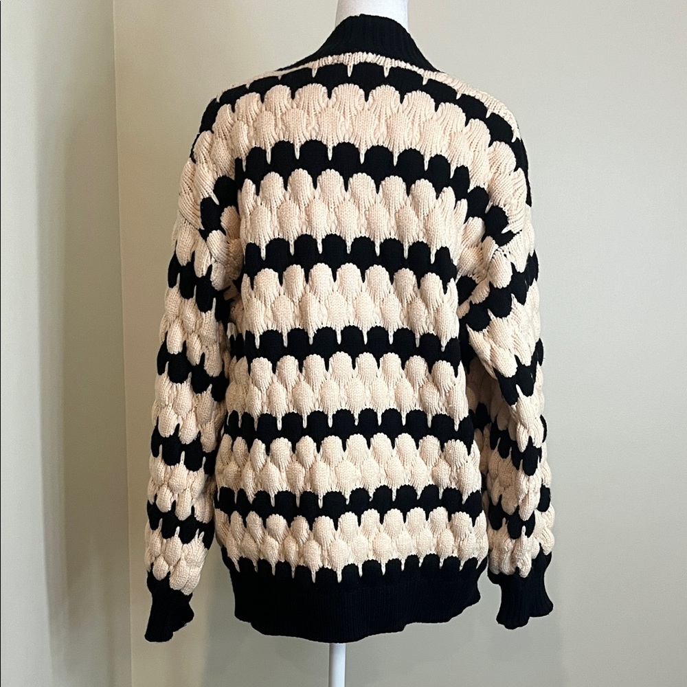 Women’s Elegant Black and Cream Knit Cardigan Size L - Picture 5 of 8